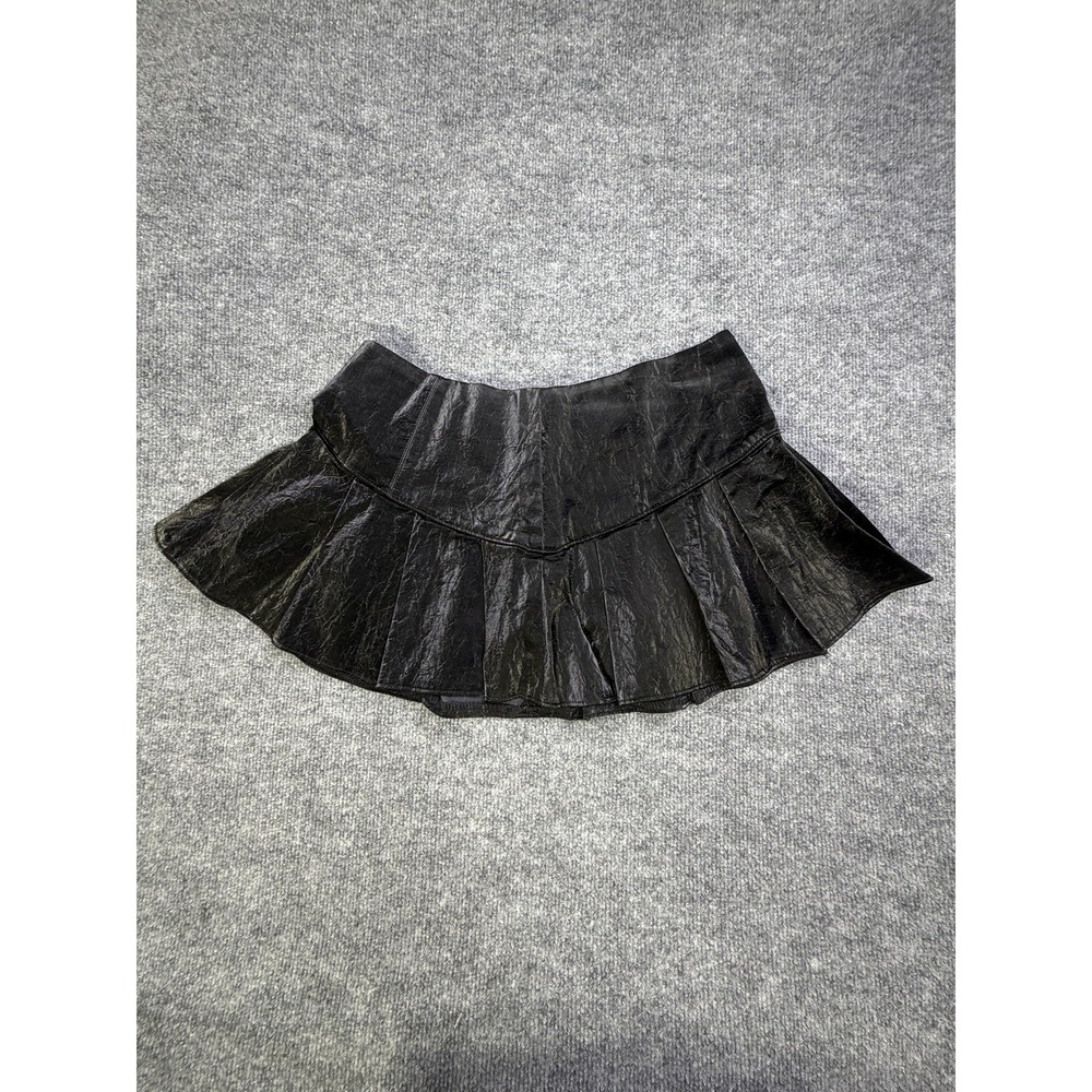 Forever 21 Women's Black Faux Leather Pleated Mini Skirt Size Large Gothic Y2K